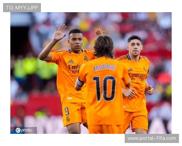 皇家马德里2-0战胜十人塞维利亚,贝林厄姆头球破僵姆巴佩点射锁定胜局 皇家马德里2-0战胜十人塞维利亚,贝林厄姆头球破僵姆巴佩点射锁定胜局