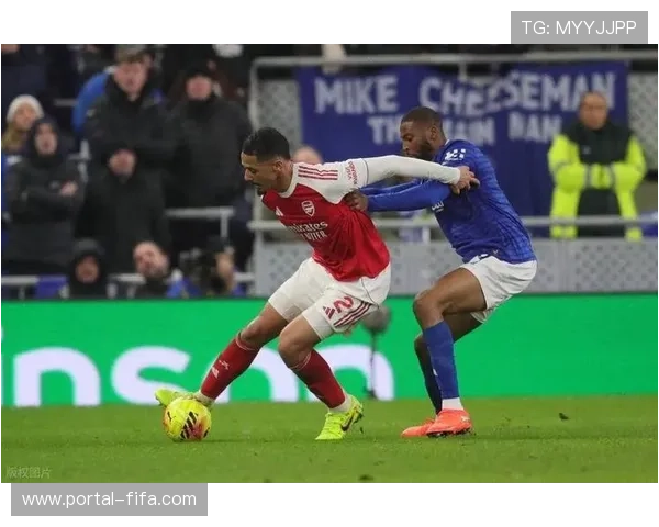 特罗萨德中柱,阿森纳客场险胜埃弗顿过程惊险 特罗萨德中柱,阿森纳客场险胜埃弗顿过程惊险